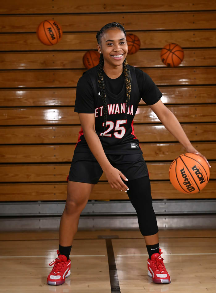 Aliyahna "Puff" Morris (Etiwanda #25)